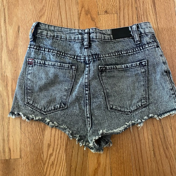 BDG jean shorts size 26 - Picture 2 of 5